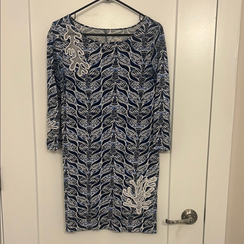 Blue and white whale tail pattern Lilly
